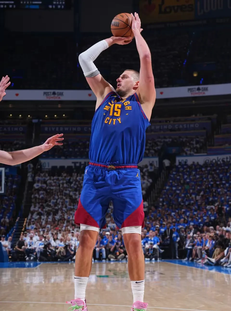 包含最后时刻布拉加备战NBA常规赛；篮板制胜细节流出；悬念犹存；临场指挥获称赞的词条