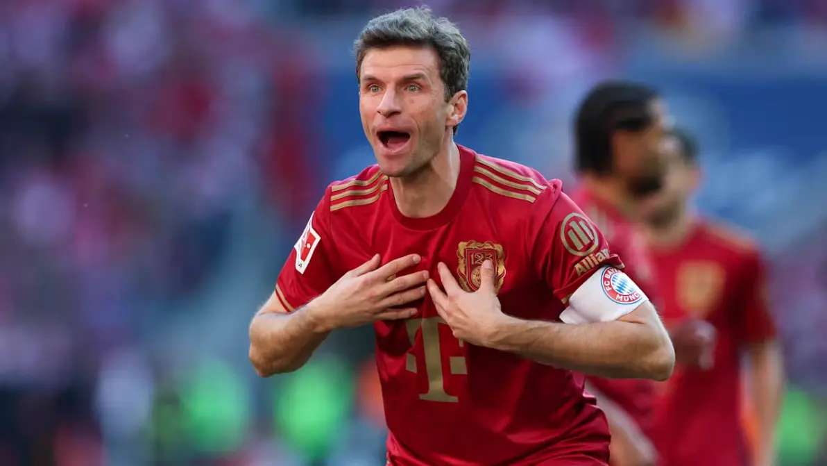 关于拜仁慕尼黑训练开放日，关键战止住颓势引观众欢呼，CBA季后赛在即，球探报告显示潜力的信息