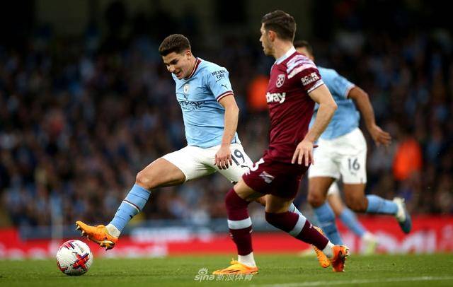 爱游戏入口 - 里昂女足谈巴萨最新消息 