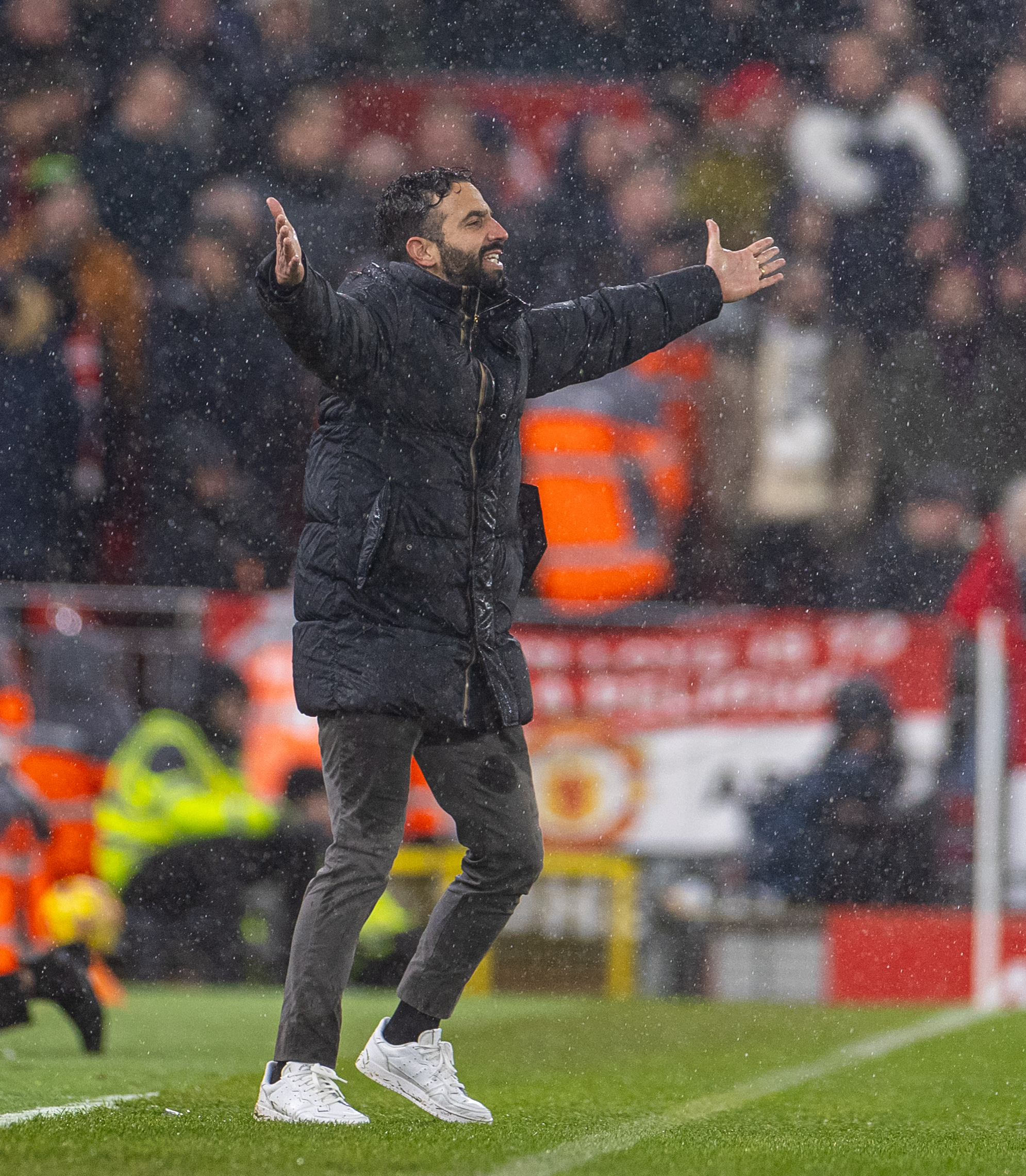 爱游戏入口 -包含欧联今晚走向成谜，利物浦强势反弹，管理层满意，年轻球员得到机会的词条