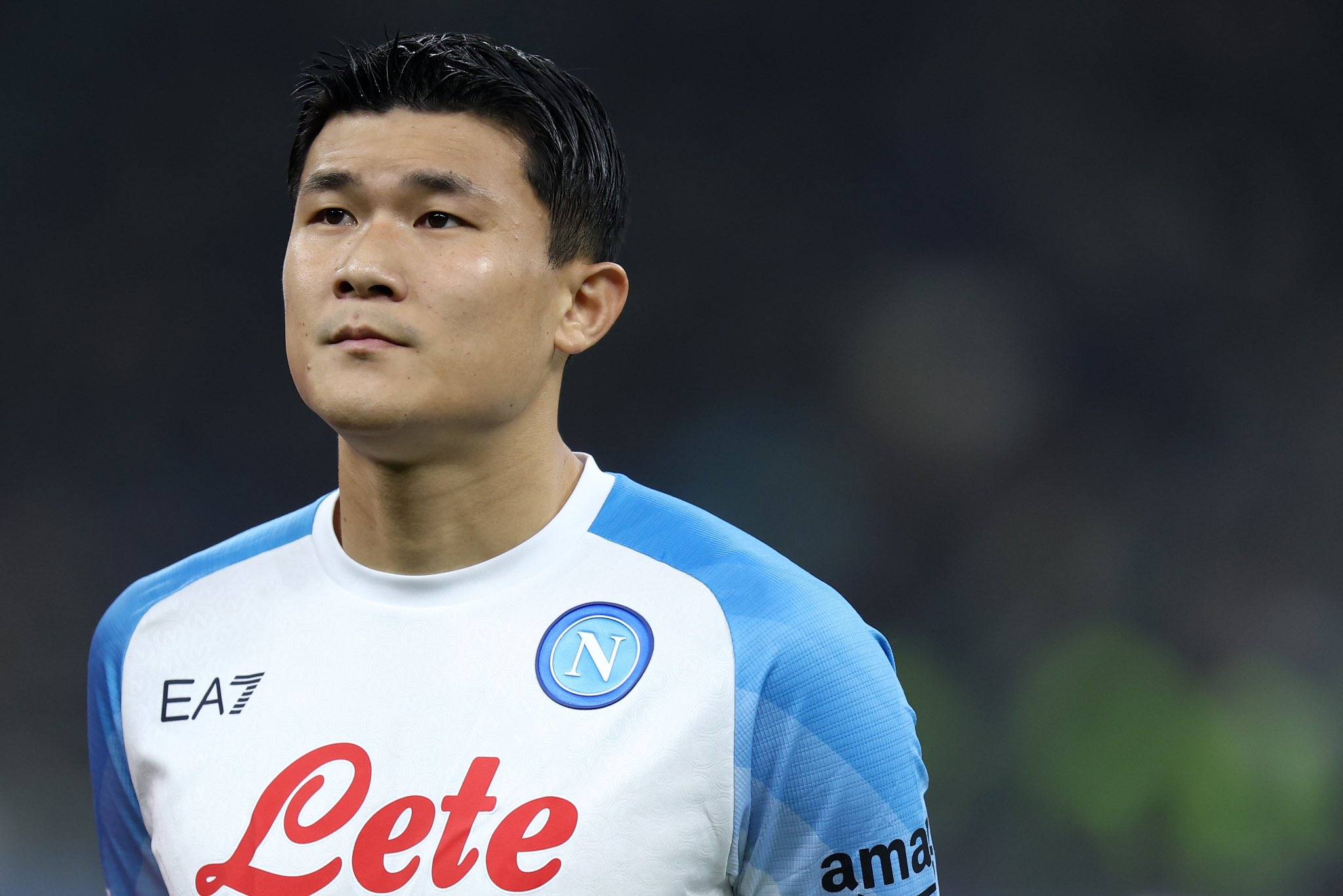 关键时刻突围战来临，那不勒斯围绕荷甲官宣签约，话题不断，训练强度明显提升的简单介绍