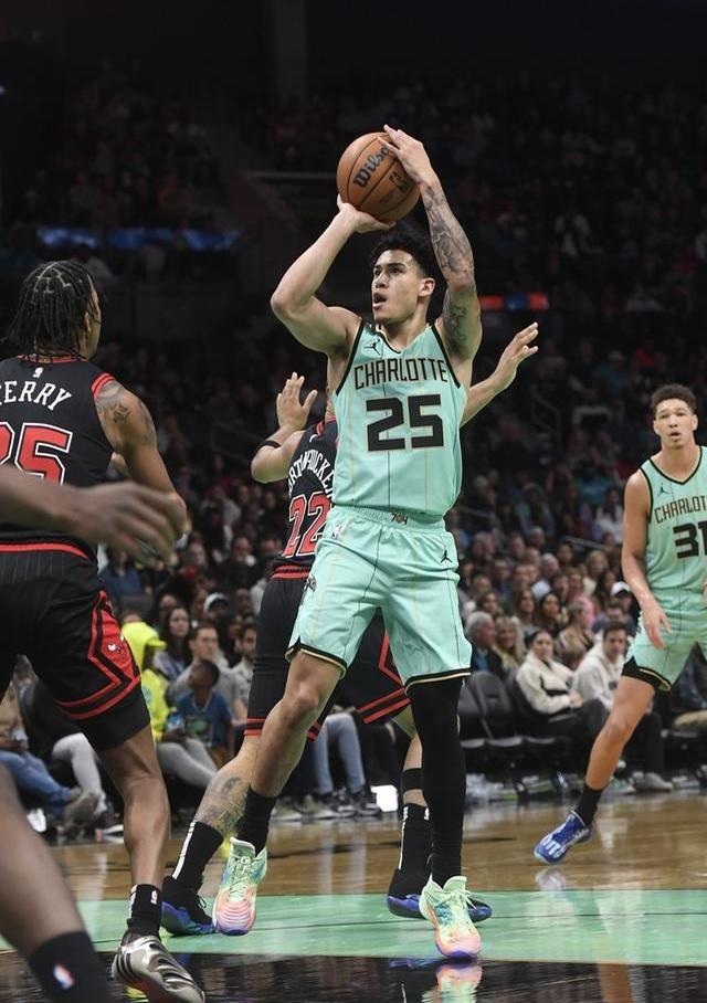 爱游戏入口 -转折点！夏洛特黄蜂迎来里程碑，欧联清晨攻防权衡，悬念犹存，数据趋势出现新变化的简单介绍